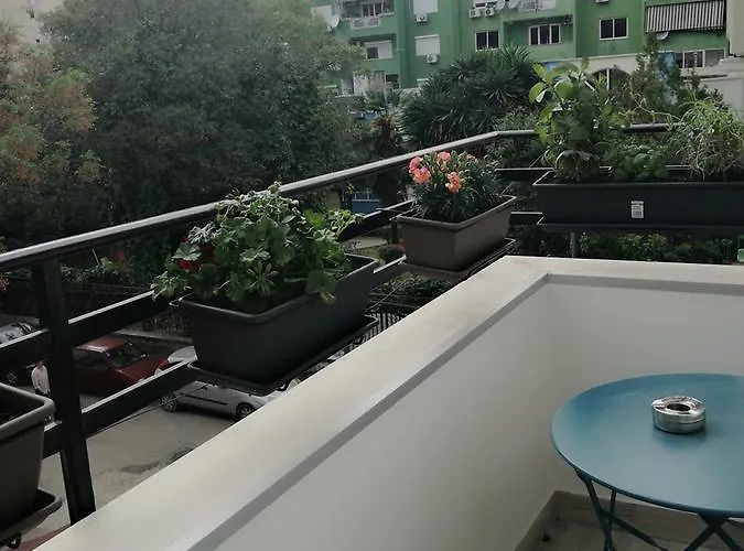 Absolute Blloku Τίρανα